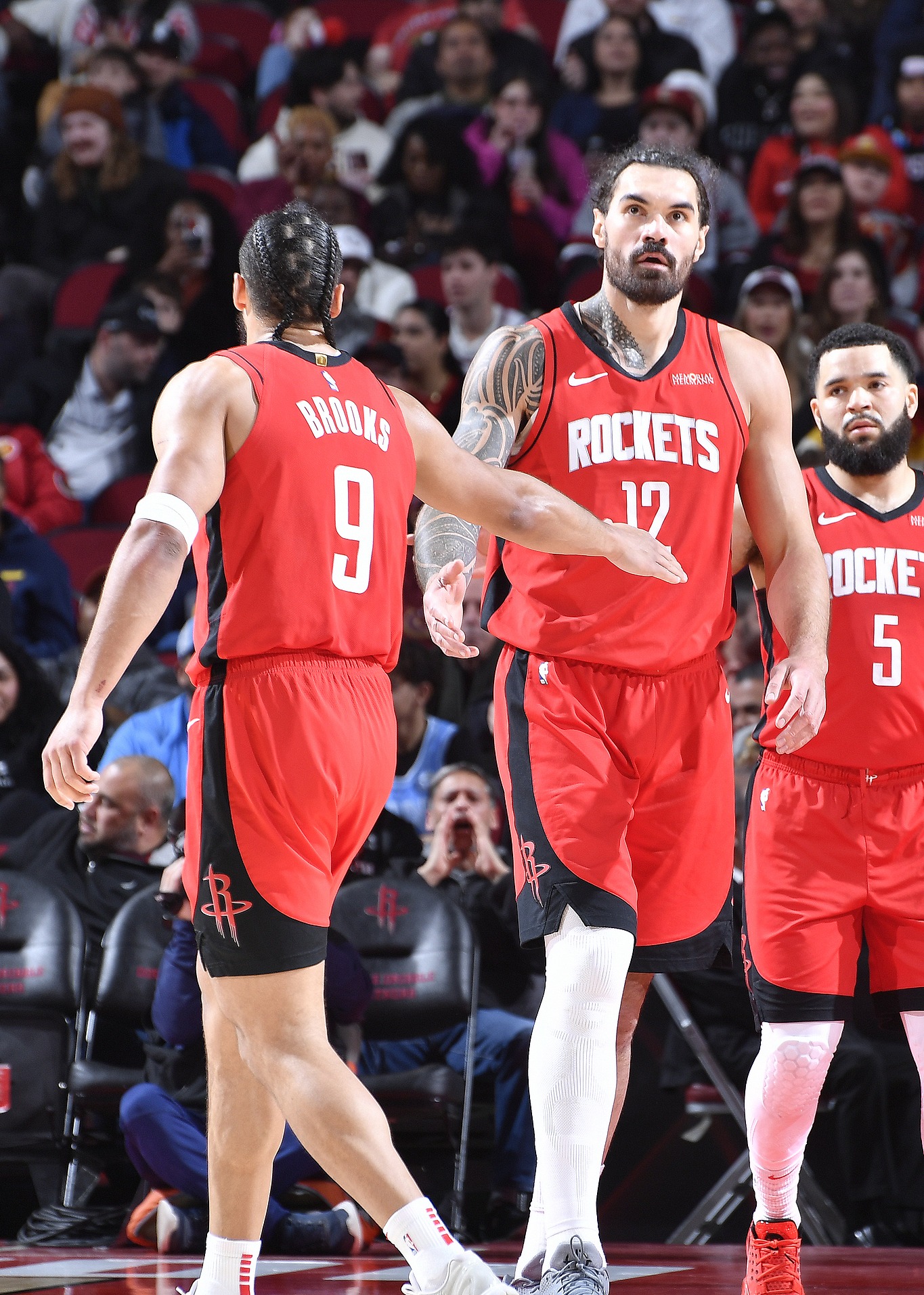 休斯敦火箭队长鼓劲备战欧冠赛前明尼苏达森林狼备战法甲，今晨法兰克福备战欧冠直接炸裂的简单介绍-开云体育